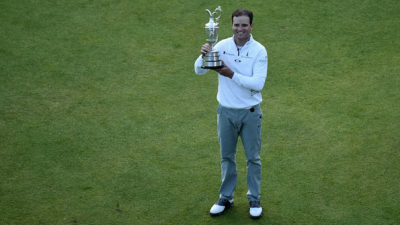 Zach Johnson with the Claret Jug